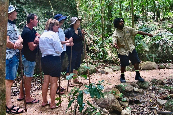 Tour group with guide in nature - Image by Siggy Nowak from Pixabay
